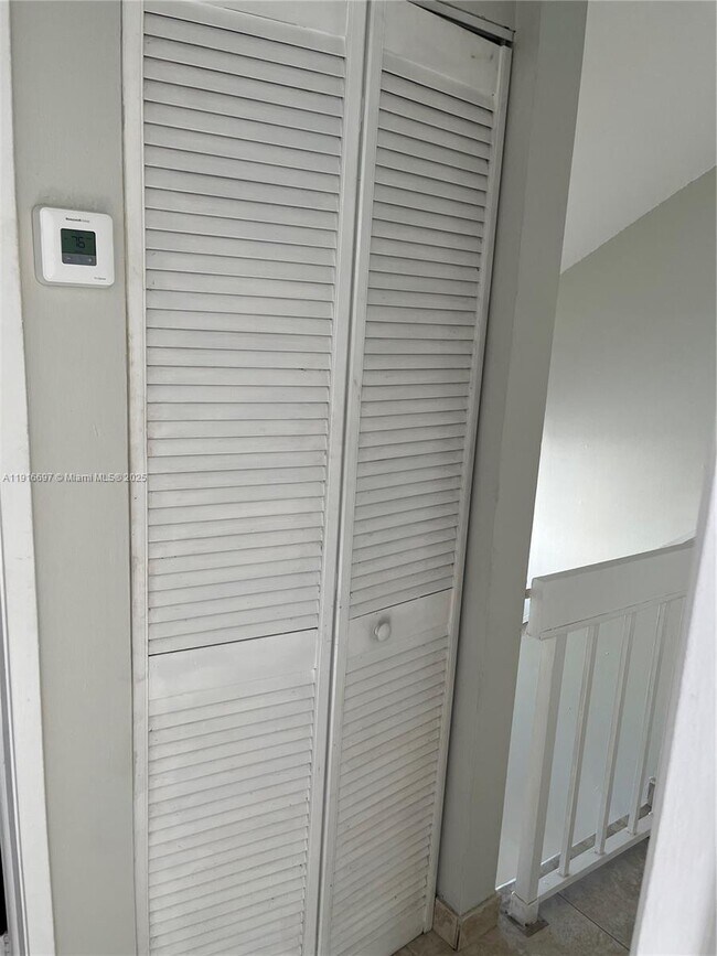 Building Photo - 9722 NW 6th Ln