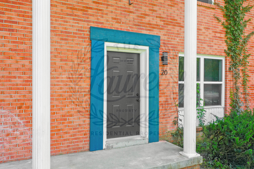 Building Photo - 453 S Laurel Rd