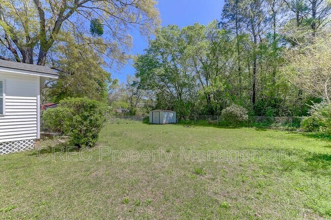 Building Photo - 2401 Eagle Dr