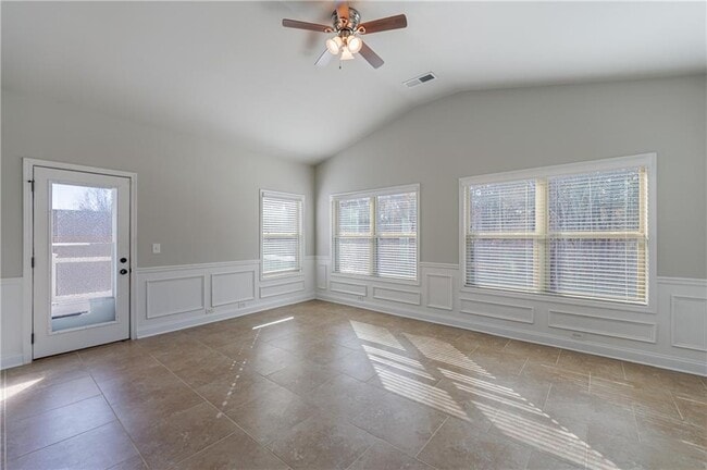 Building Photo - 11 Autumn Wood Dr