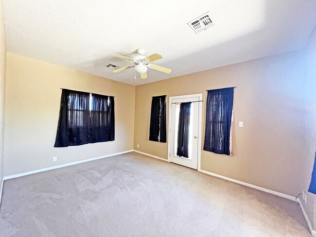 Building Photo - 101 Capt Lee