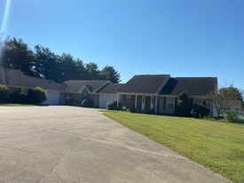 Building Photo - 2929 E Buckskin Dr