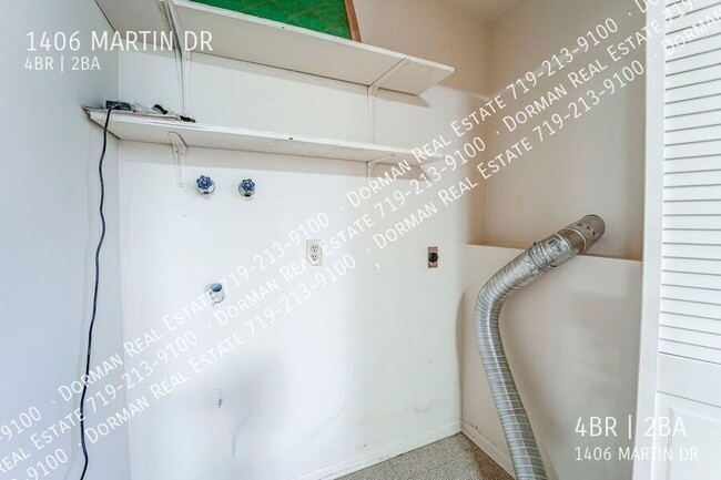 Building Photo - 1406 Martin Dr