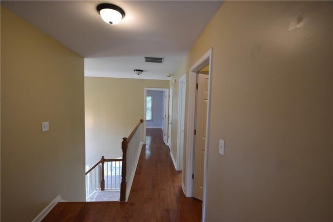 Building Photo - 629 Overhill Dr