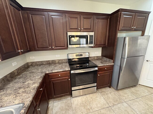 Building Photo - 2,500 sq ft 4 bedroom + Den home in Rancho Sahuarita