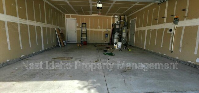 Building Photo - 5140 W Brunmier Dr