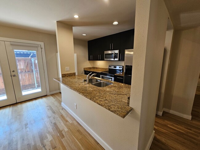 Building Photo - 2-bedroom, 2-bath condo in Gated community...