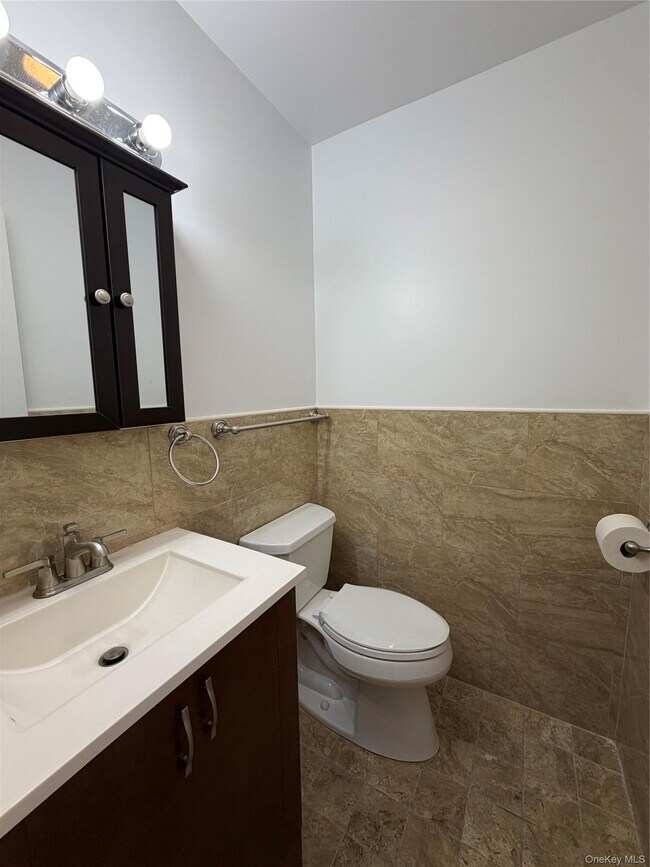 Building Photo - 94 Thatcher Ave