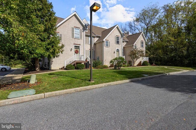Building Photo - 312 River Birch Cir