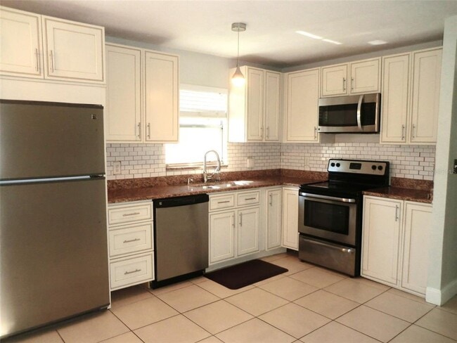 Building Photo - 102 Cambridge Trail