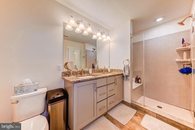 Building Photo - 10 Manchester Dr