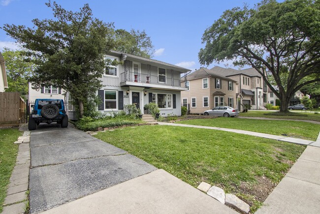 Building Photo - 2522 Wordsworth St