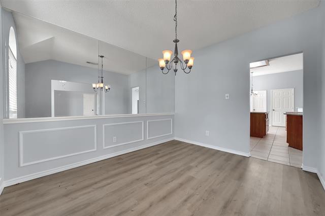 Building Photo - 421 Parkshire Dr