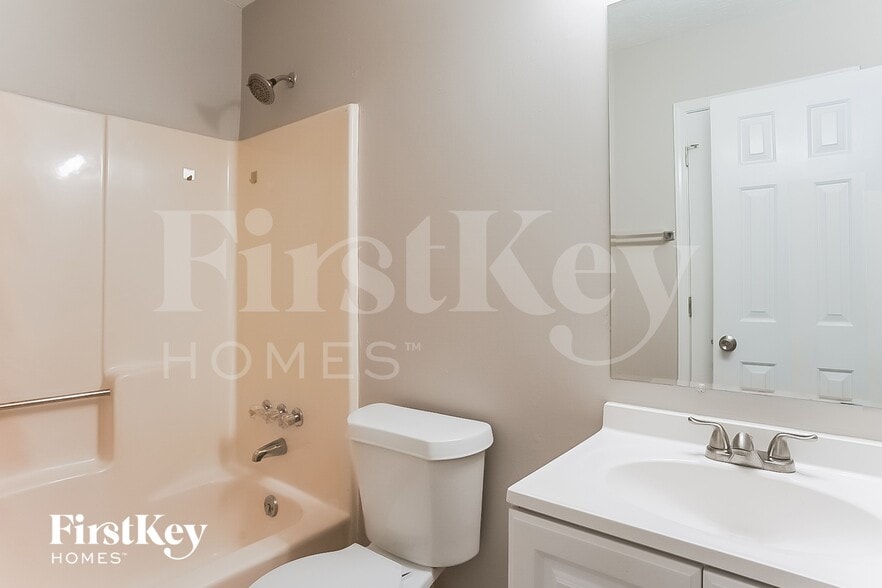 Building Photo - 4138 Chapel Hill Rd