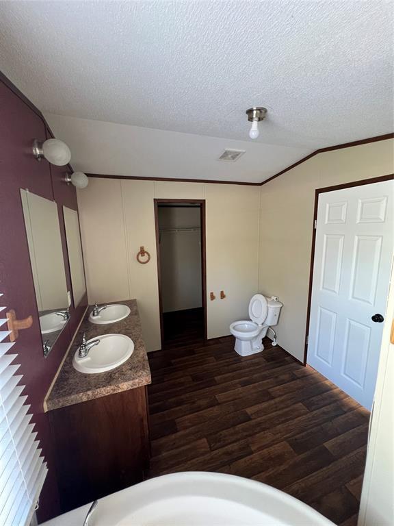 Building Photo - 101 Maple Ln