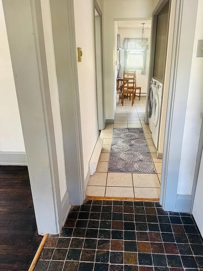 Building Photo - 226 Walnut St