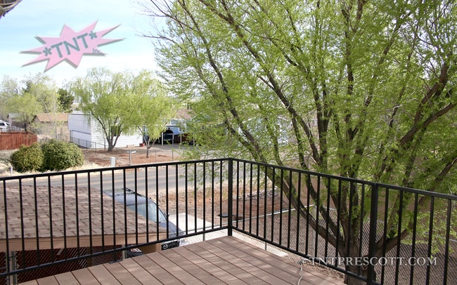 Building Photo - 4601 N Carla Vista Dr