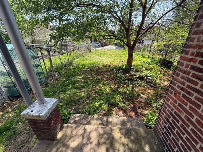 Building Photo - Beautiful Victorian Rowhome with Modern Updates – Available Now!
