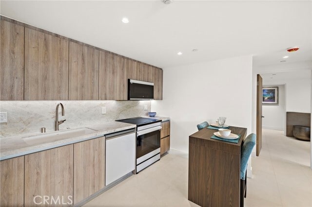 Primary Photo - 200 Alta Vista Way