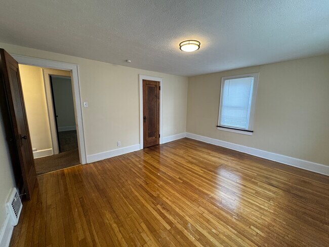 Building Photo - 1442 Plain Ave NE