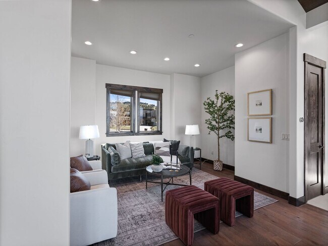 Building Photo - 1075 N Oquirrh Mountain Dr