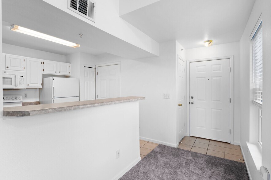Building Photo - 12826 Ironstone Way
