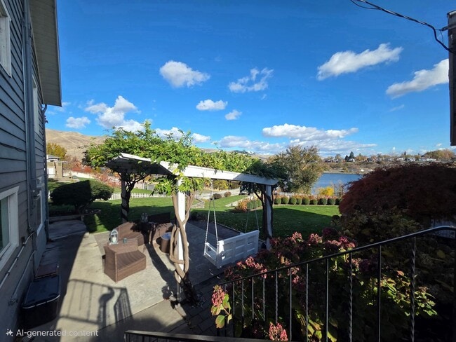 Building Photo - Fully Furnished 1-Bedroom with River Views...