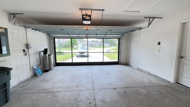 Building Photo - 13 Poinfield Pl