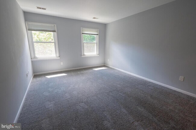 Building Photo - 4809 Piney Branch Rd