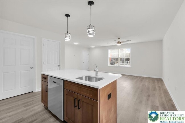 Building Photo - 1513 Maple St