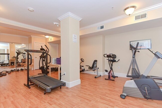 Building Photo - 426 Mt Hope St