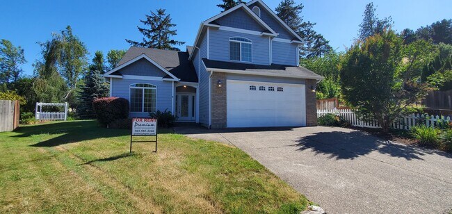 Building Photo - Large Four Bedroom Home in West Salem