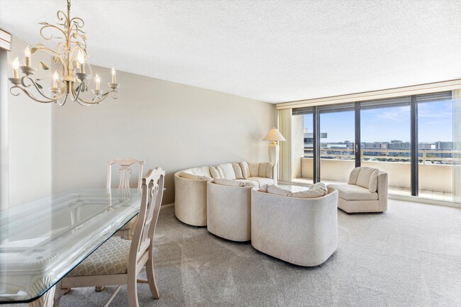 Building Photo - 5950 Pelican Bay Plaza S