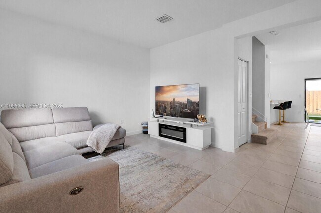 Building Photo - 11851 SW 246 Terrace