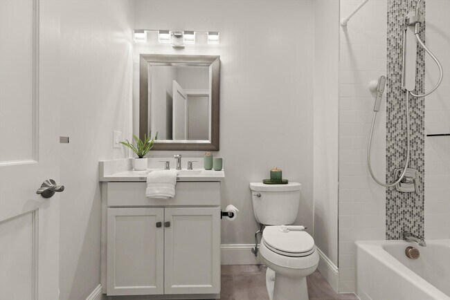 Building Photo - 87 Medford St