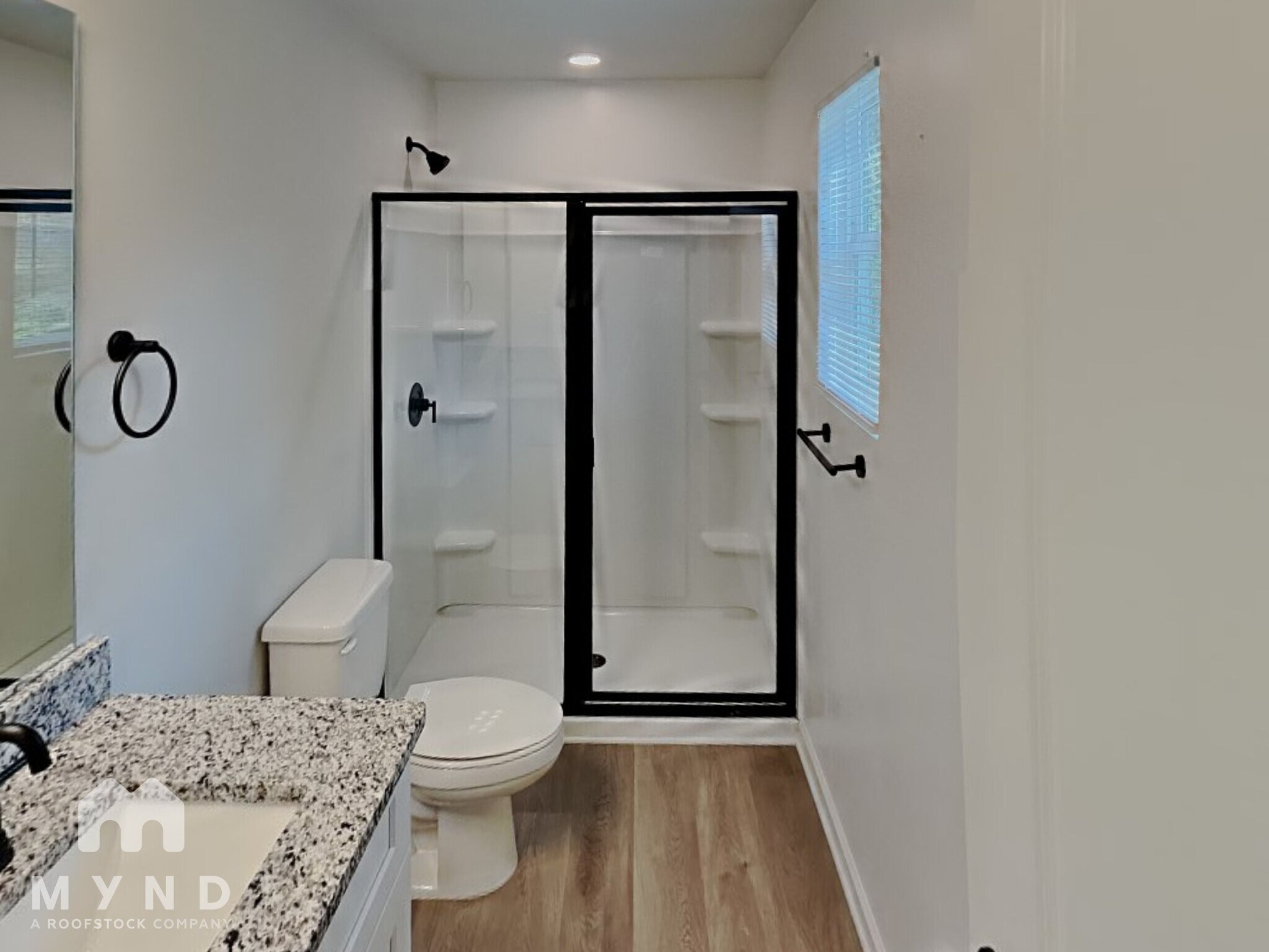 Building Photo - 1411 Lake St