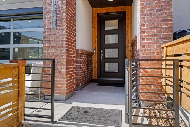 Building Photo - 3 bd/2.5 ba Townhome in Green Mountain Pla...