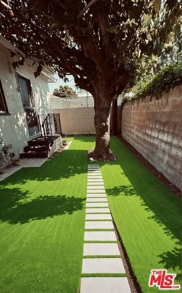 Building Photo - 1134 N Avon St