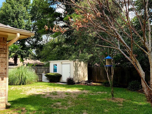 Building Photo - 3/2/2 HALLSVILLE ISD FENCE YARD