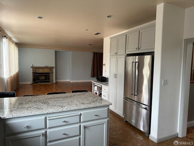Building Photo - 2055 Redbud Way