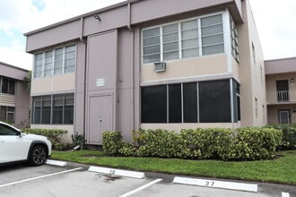 Building Photo - 801 Flanders Dr