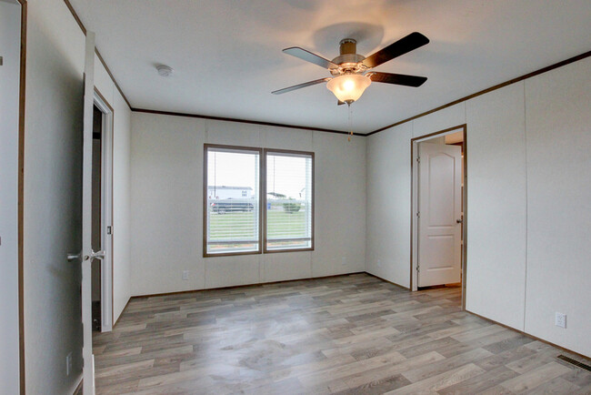 Building Photo - 295 Seays Rd