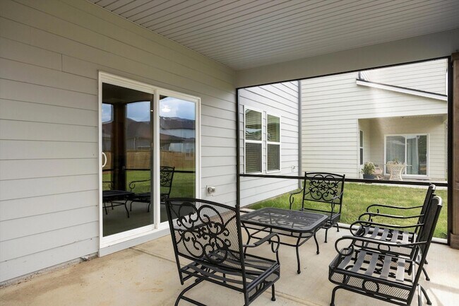 Building Photo - 2117 Firelight Wy