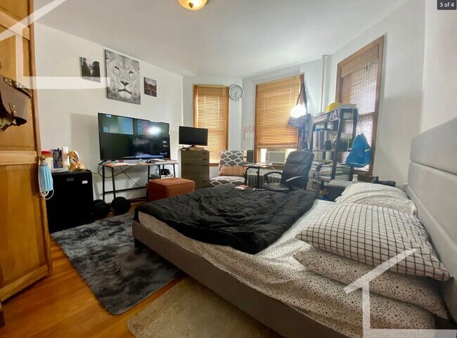 Building Photo - 45 Litchfield St
