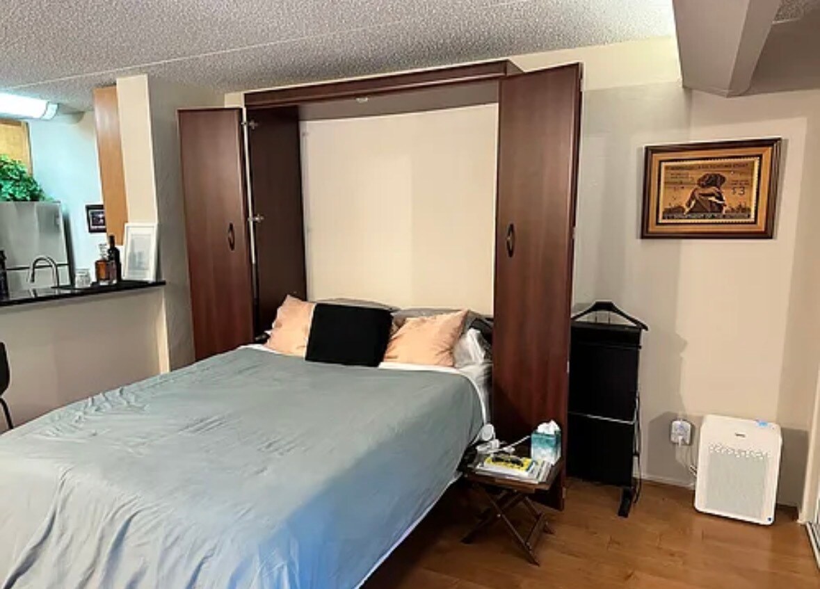 Building Photo - 75 S Reynolds St