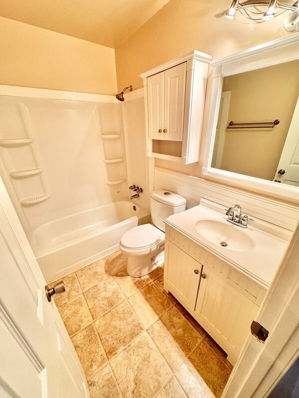 Building Photo - 1508 Honor Dr