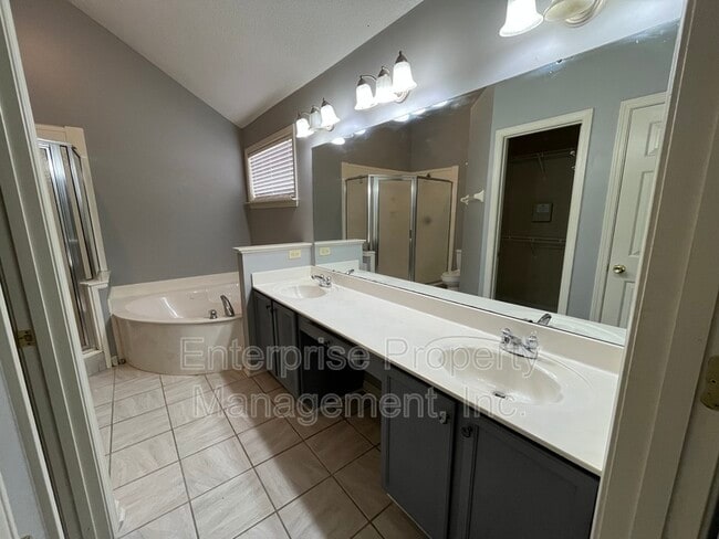 Building Photo - 6986 Parkbrook Ln