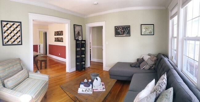 Building Photo - 57 Dimick St