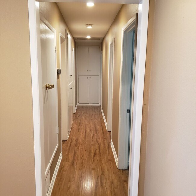 Building Photo - 5939 Petite Ct
