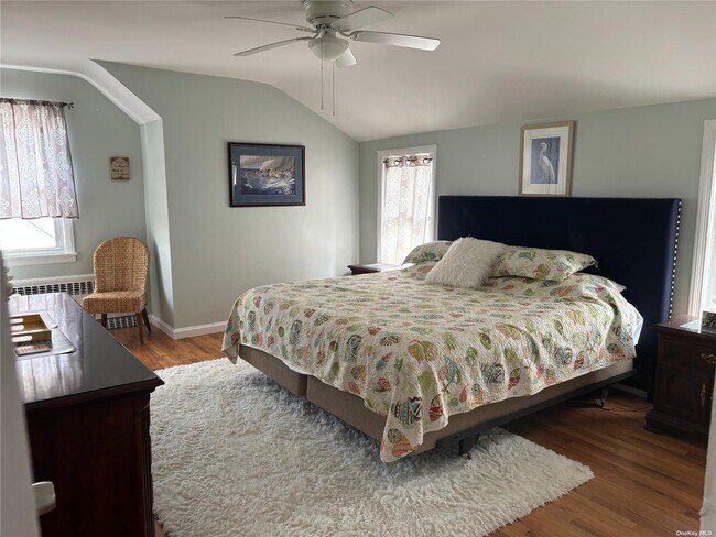 Building Photo - 739 E Walnut St